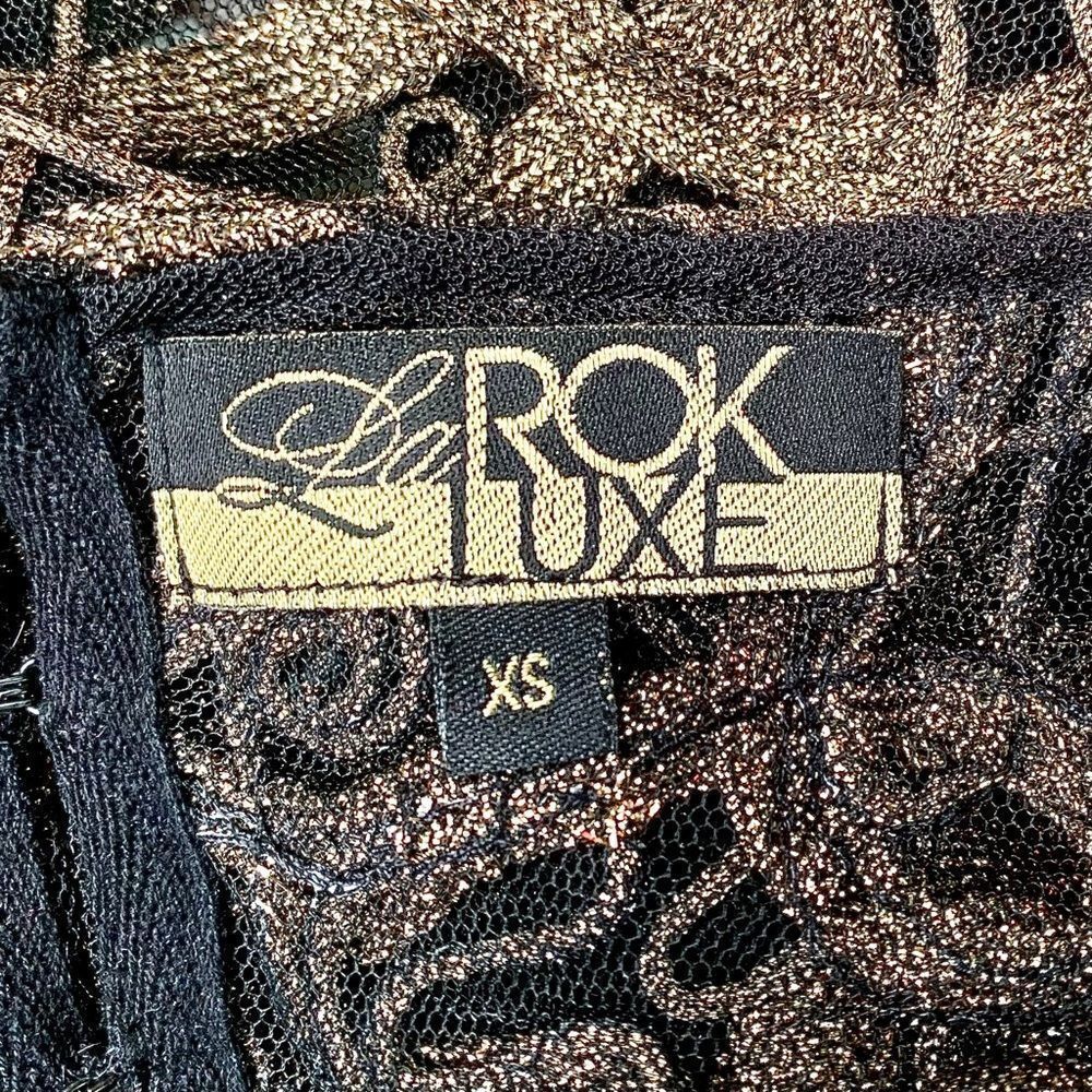 LA Rok Luxe Oversized Embroidered Crop Top - Picture 5 of 7